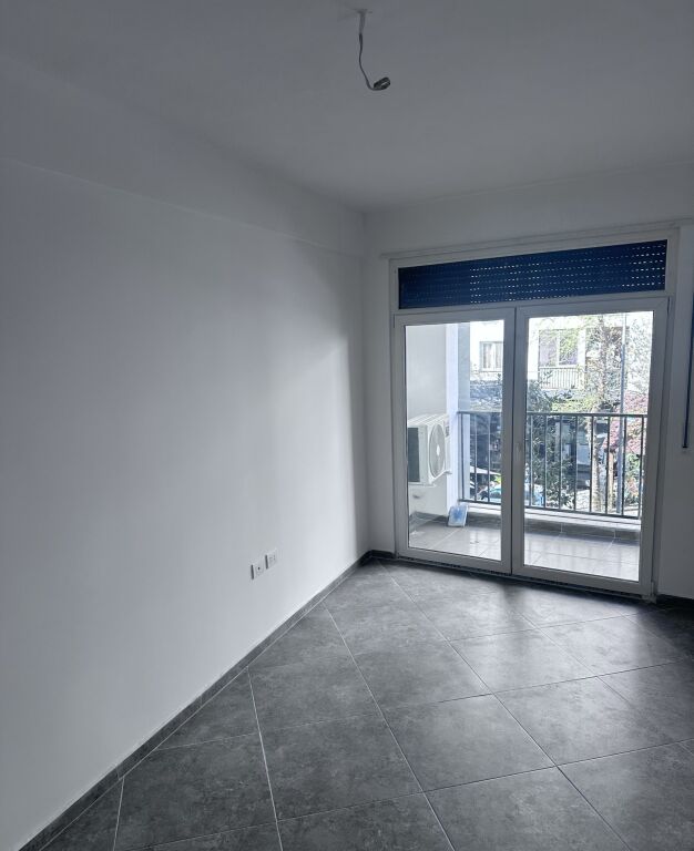 Qera | Ambjent Biznesi | Rruga 5 Maji | 500 €/muaj