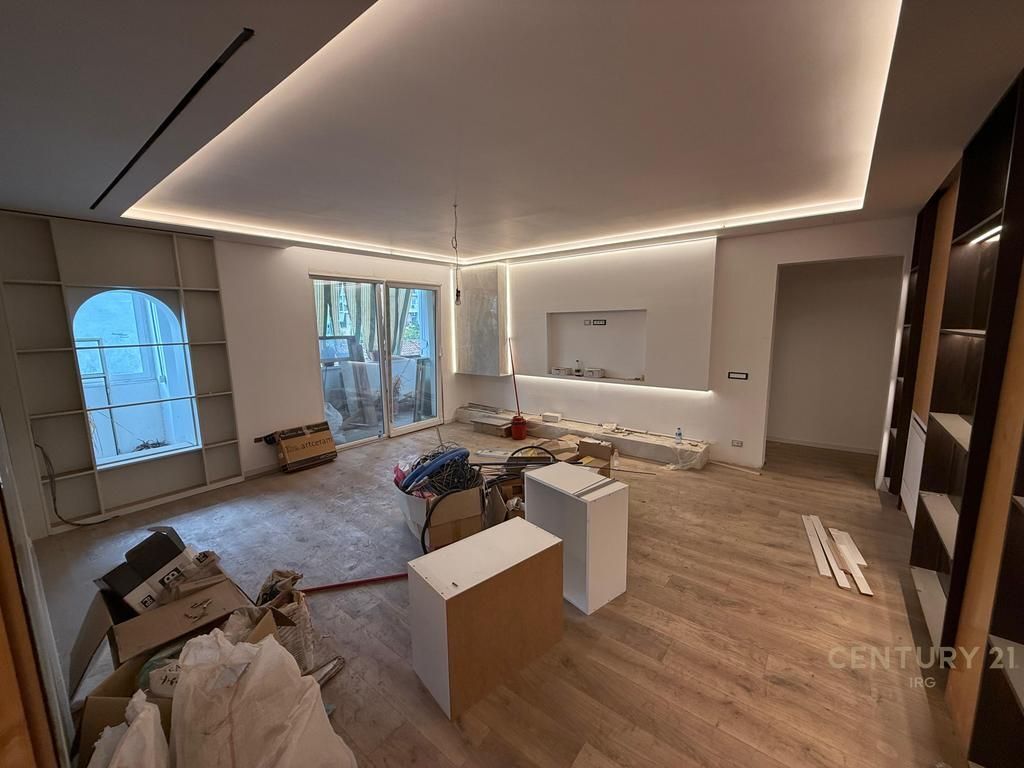 Appartamento 2+1+2 in vendita vicino allo Stadio Dinamo