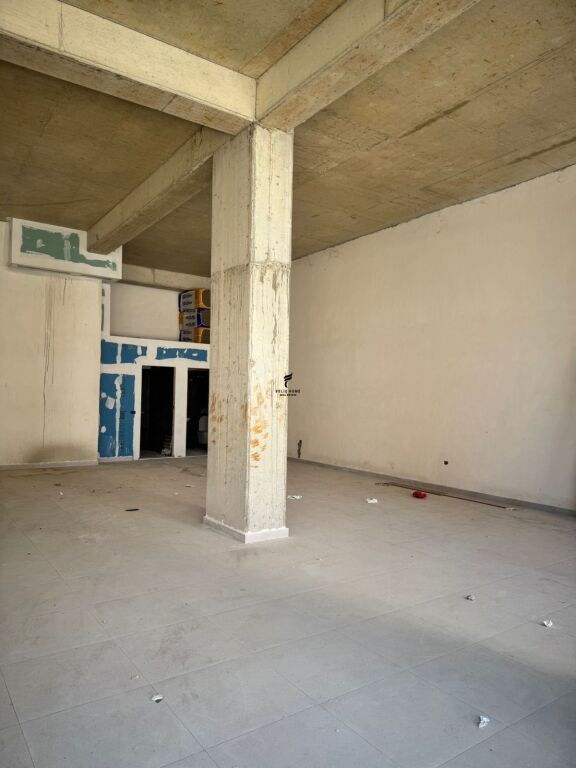 DYQAN ME QERA 150 M2 ZOGU ZI 300.000 LEKE FH-70978