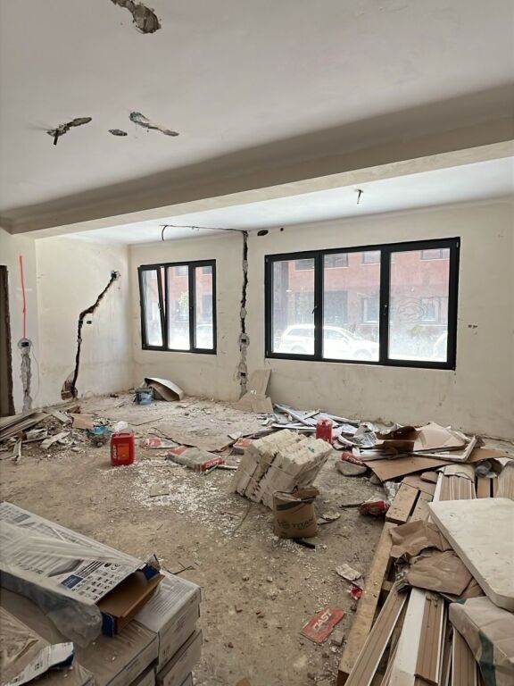 Shitet apartament 1+1 – Kompleksi Xheluks, Rruga e Elbasanit !