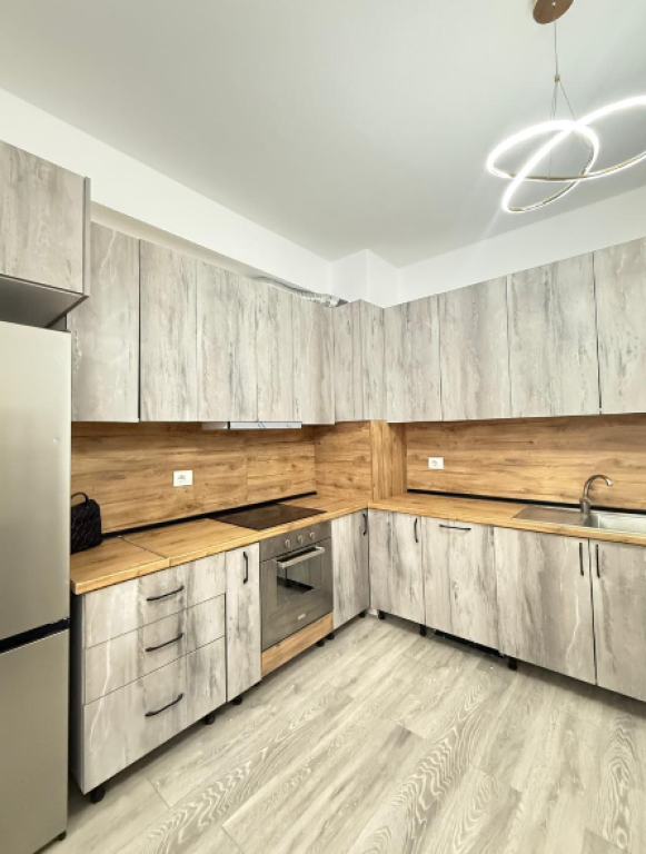 AFFITTASI APPARTAMENTO 1+1 CON VERANDA – Urban Gate, Astir