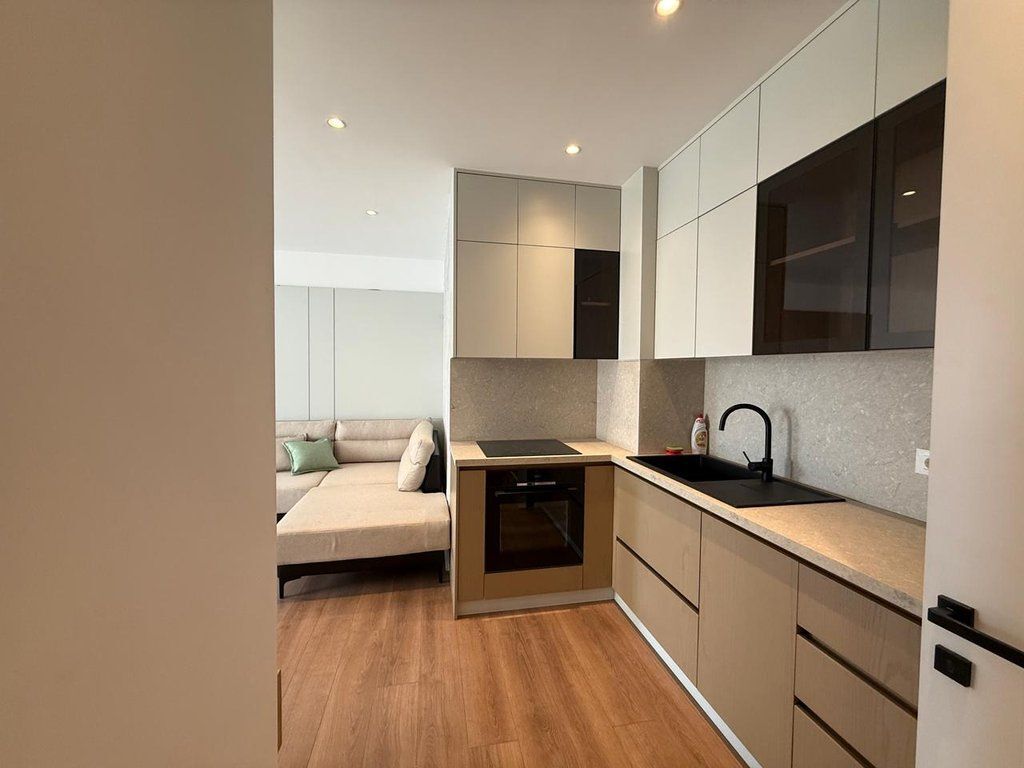 Shitet Apartament 2+1, Donika Center, Qender