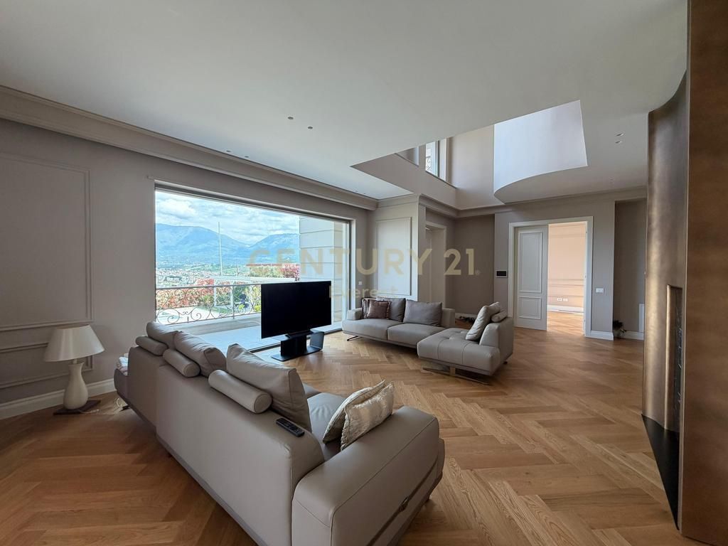 MJULL-BATHORE, VILE 3-KATE ME PISHINE PER QIRA