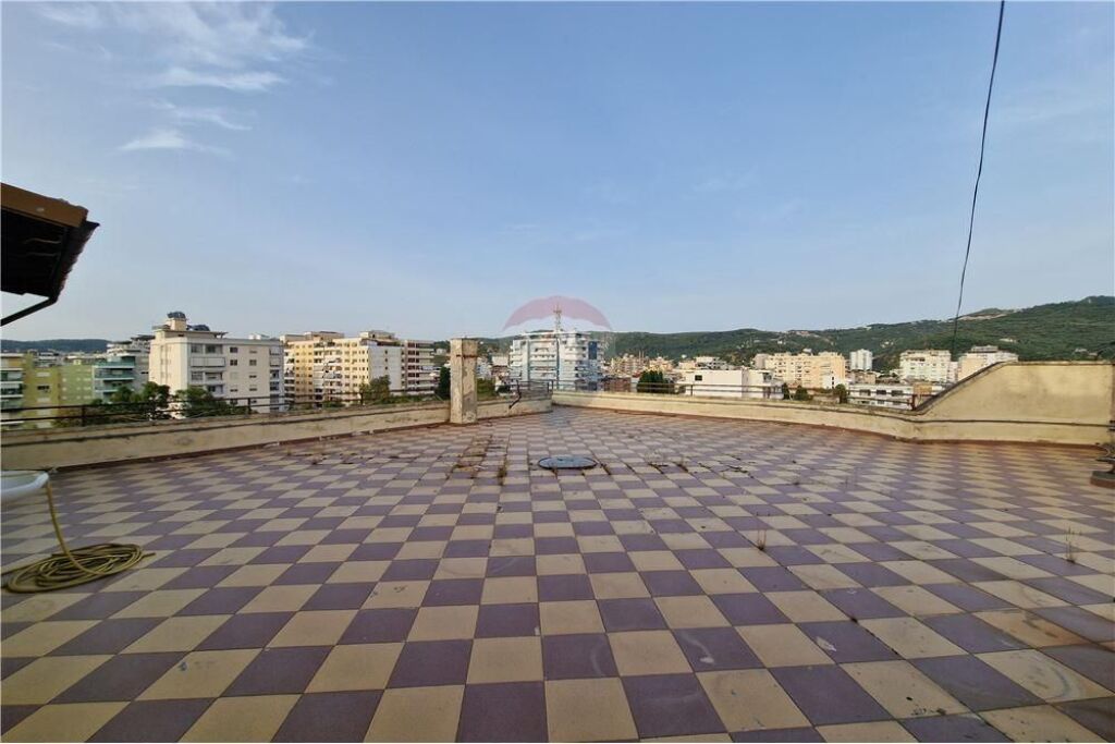 Penthouse për Shitje – Pranë Parkut Aulona, Vlorë