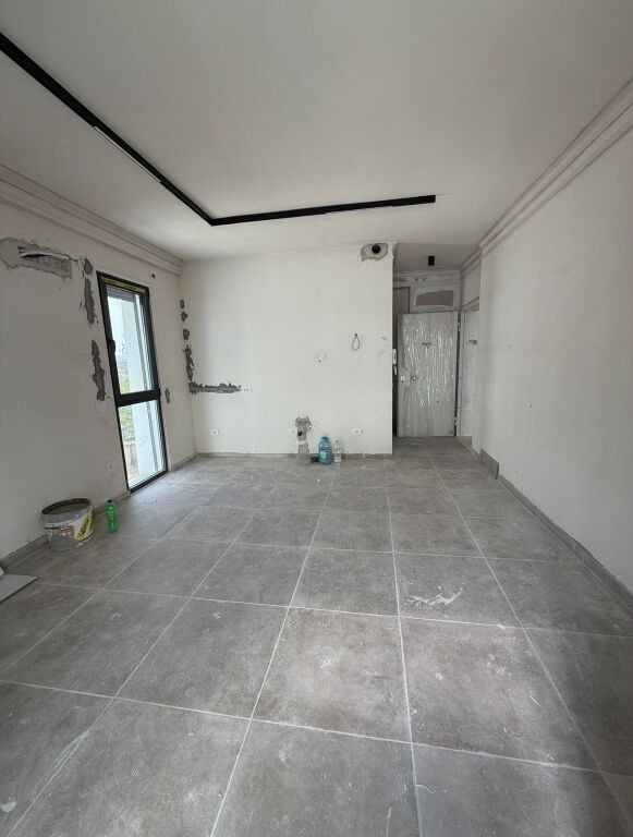 Jepet zyrë me qera në Porcelan.