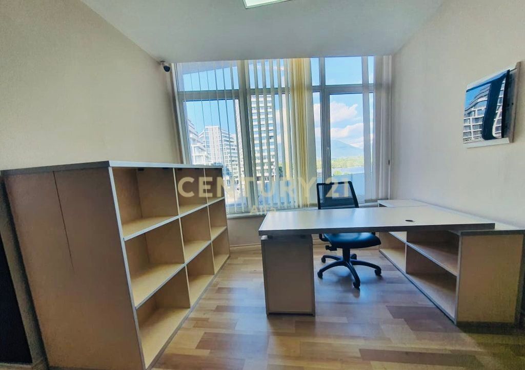 Jepet me qira ambient per zyra prane tek Liqenit te Tiranes!