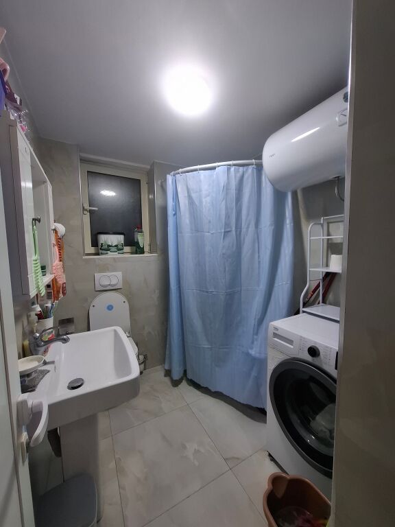 Shtepi 1+1+kuzhine e vecuar (350€) - Prane Qytet Studenti