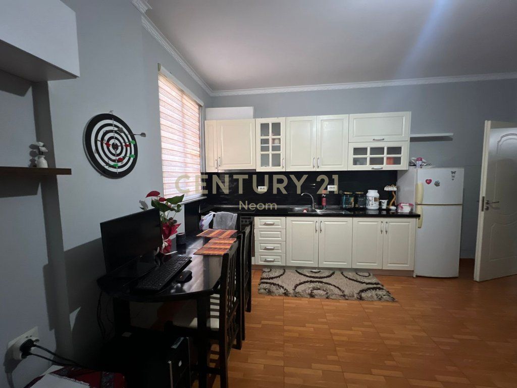 2+1 apartment for sale in the Siri Kodrës area