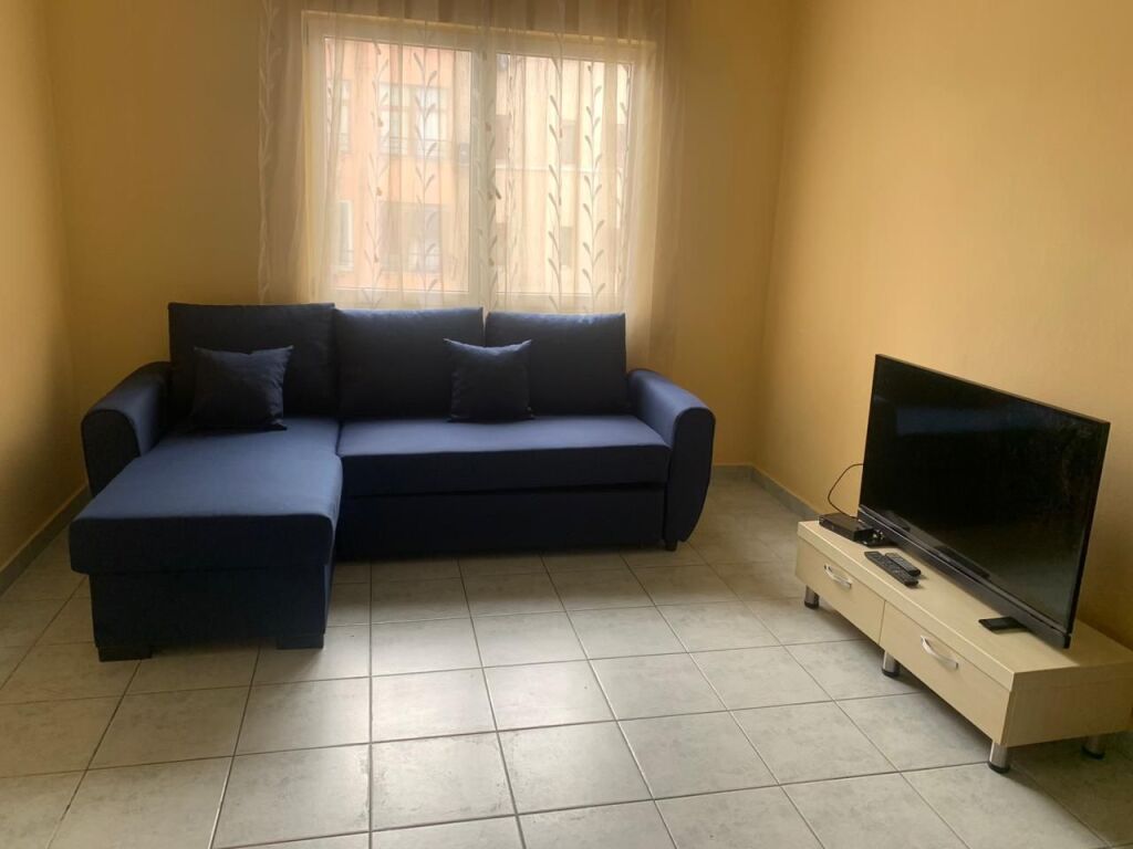 apartament 1+1 me qira tek Liqeni i Thate