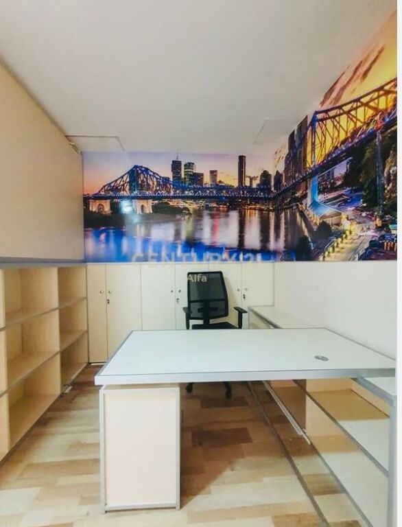 Jepet me qira ambient per zyra prane tek Liqenit te Tiranes!