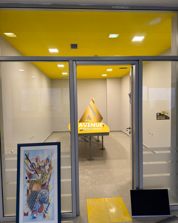 AMBIENT NË SHITJE – Rruga e Kavajës, tek Condor Center, Tirane