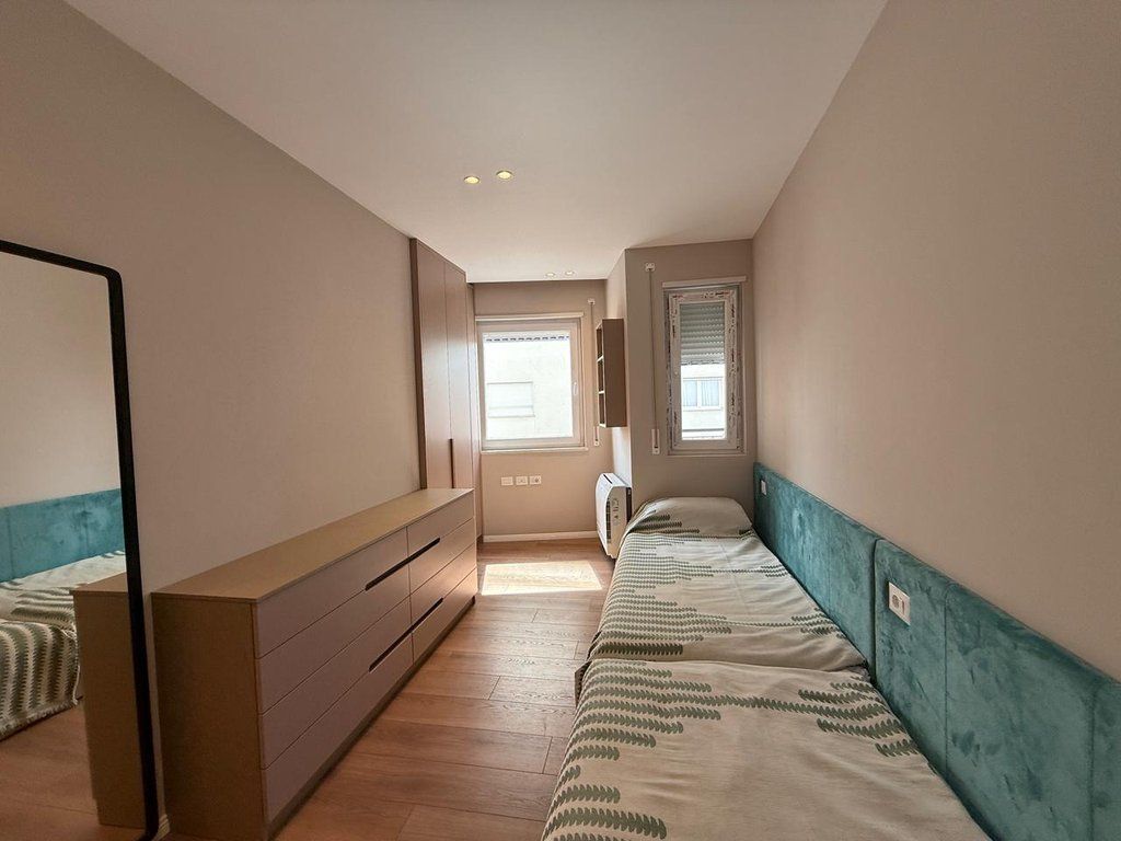 Shitet Apartament 2+1, Donika Center, Qender