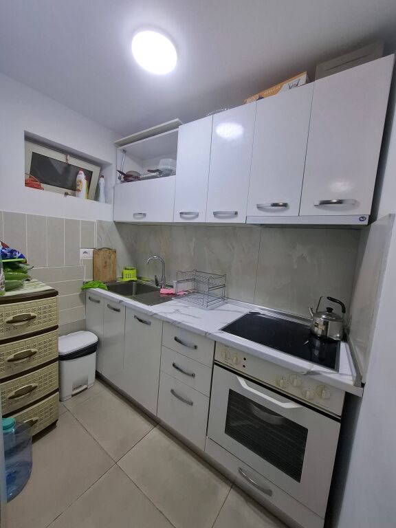 Shtepi 1+1+kuzhine e vecuar (350€) - Prane Qytet Studenti