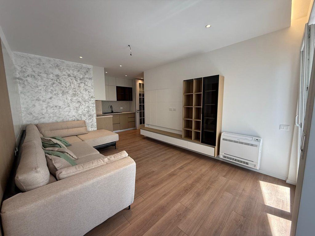 Shitet Apartament 2+1, Donika Center, Qender