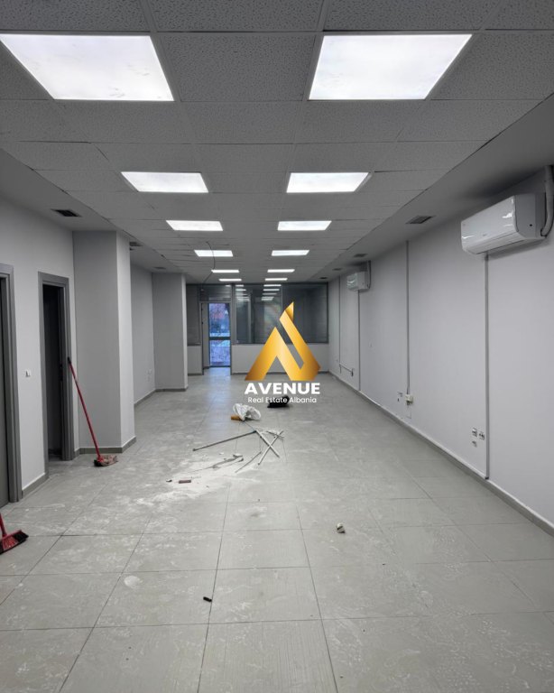 AMBIENT NË SHITJE – Rruga e Kavajës, tek Condor Center, Tirane