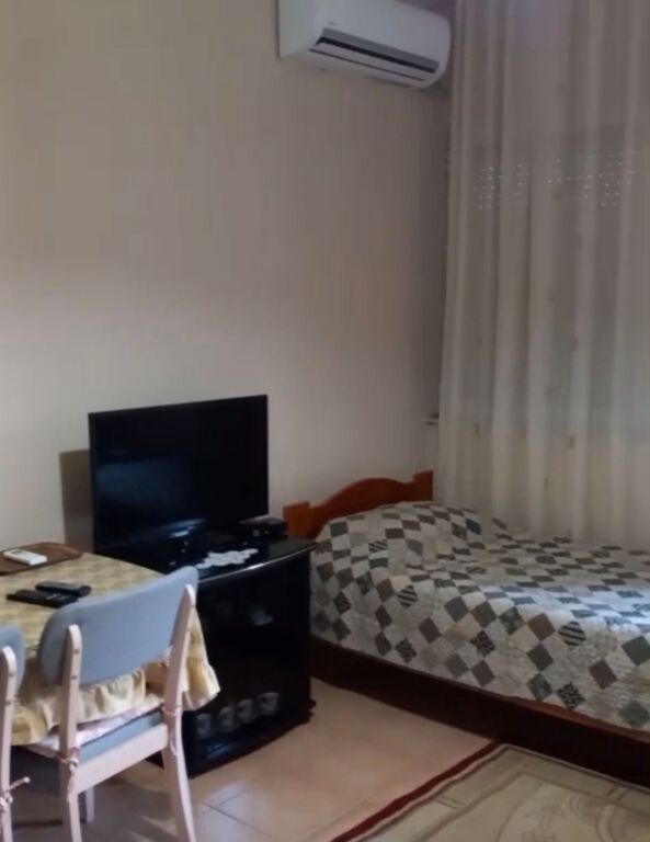 Garsoniere me prane Ures se Selites