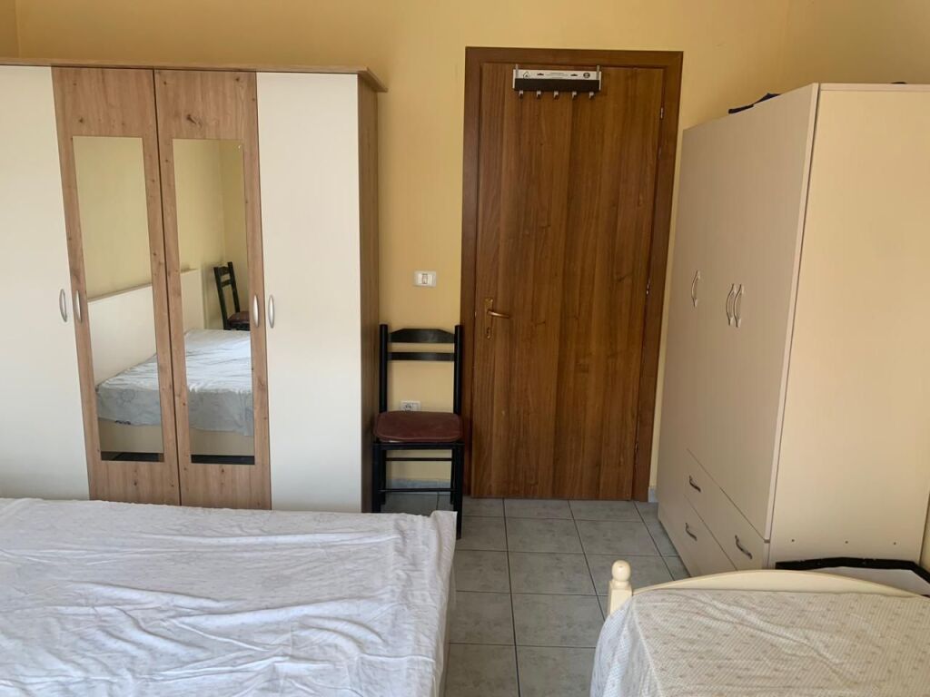apartament 1+1 me qira tek Liqeni i Thate