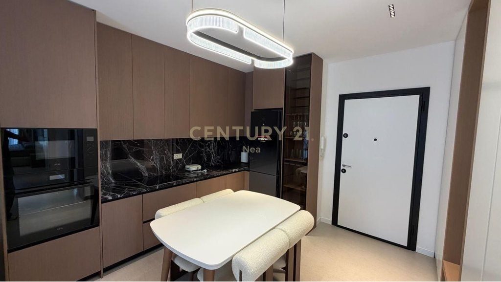 SUPER APARTAMENT LUKSOZ 2+1+ POST PARKIMI ME QIRA TE GOLDEN TOWER