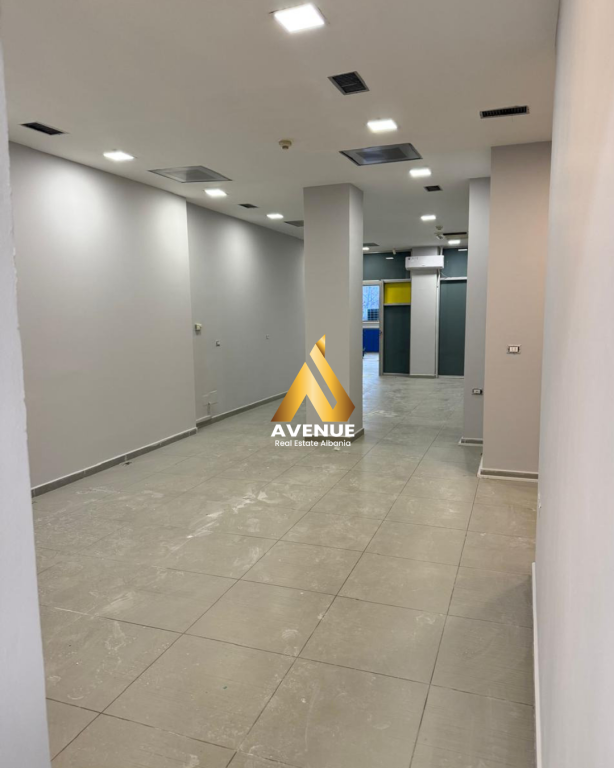 AMBIENT NË SHITJE – Rruga e Kavajës, tek Condor Center, Tirane