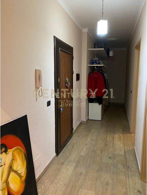 MISTO MAME, APARTAMENT 2+1 PER QIRA