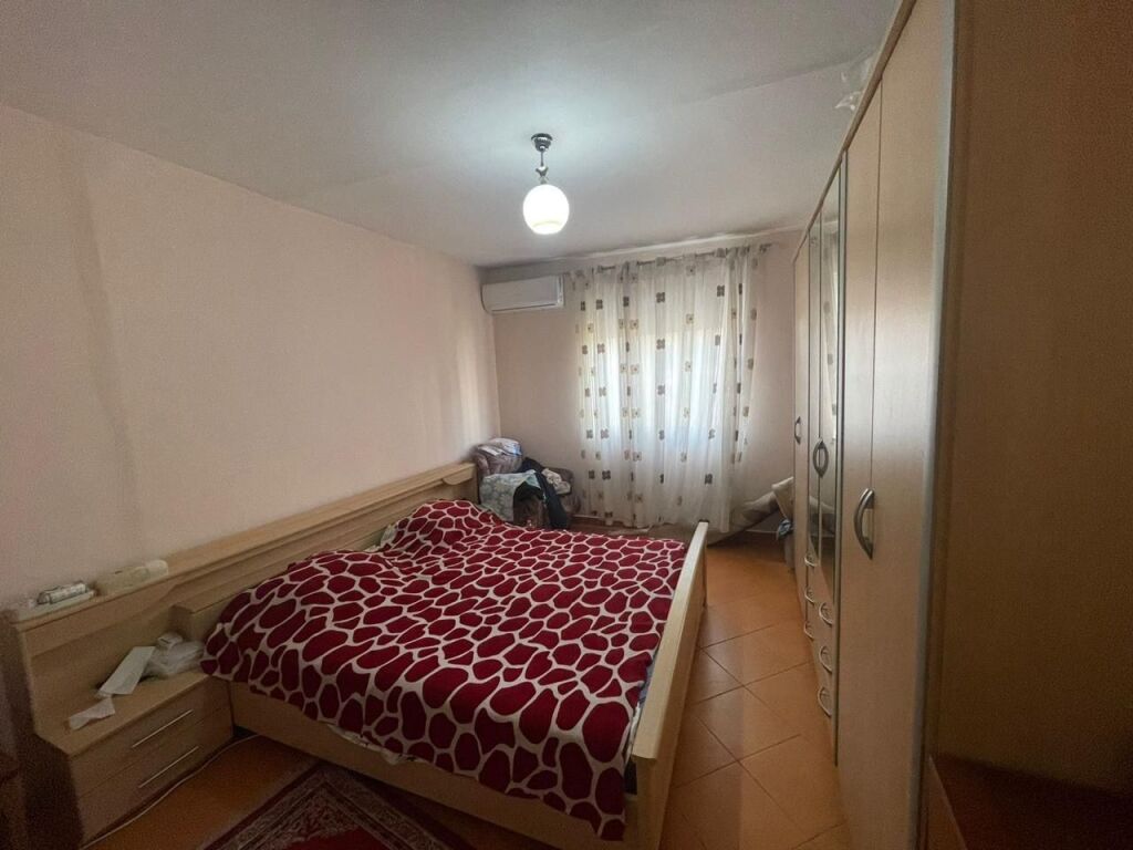 2+1,kat 5 pa ashensore,pediatria Qsut,450 mije leke