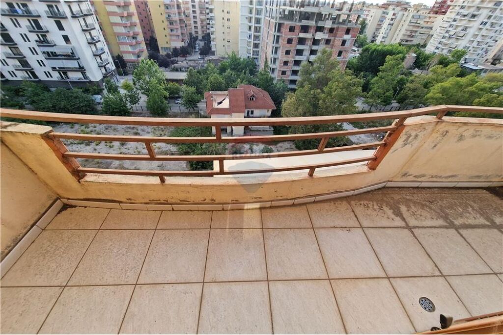 Penthouse për Shitje – Pranë Parkut Aulona, Vlorë