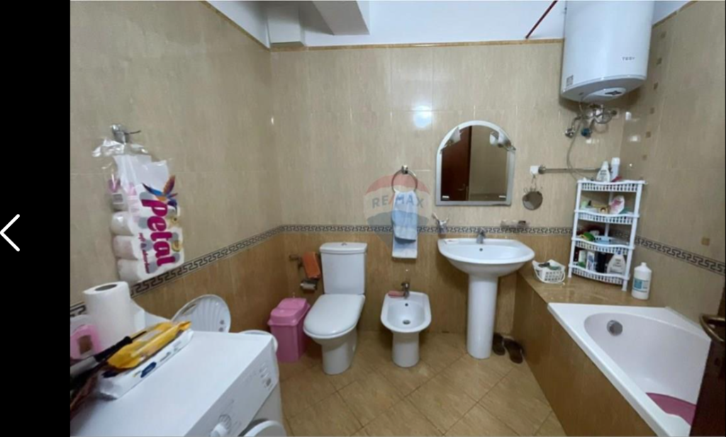 Apartament per qera 1+1 tek Komuna e Parisit