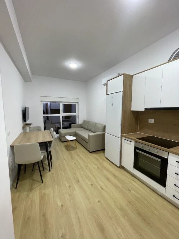 Jepet Me Qera Apartament 1+1+1 Ballkon