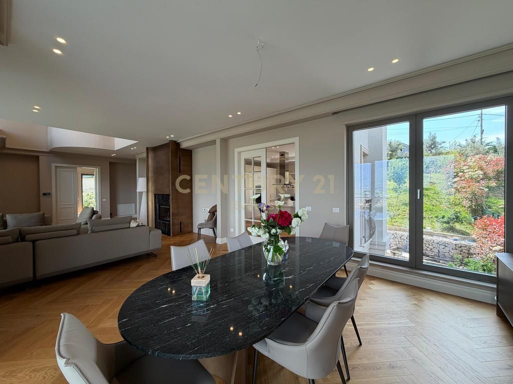 MJULL-BATHORE, VILE 3-KATE ME PISHINE PER QIRA