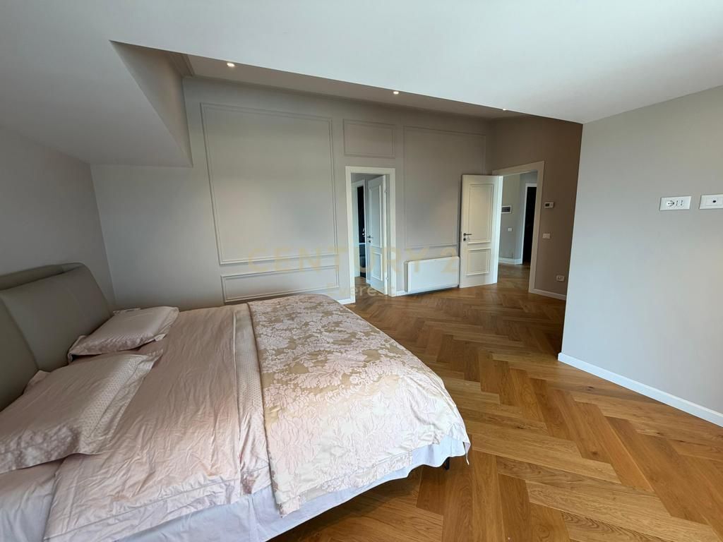 MJULL-BATHORE, VILE 3-KATE ME PISHINE PER QIRA