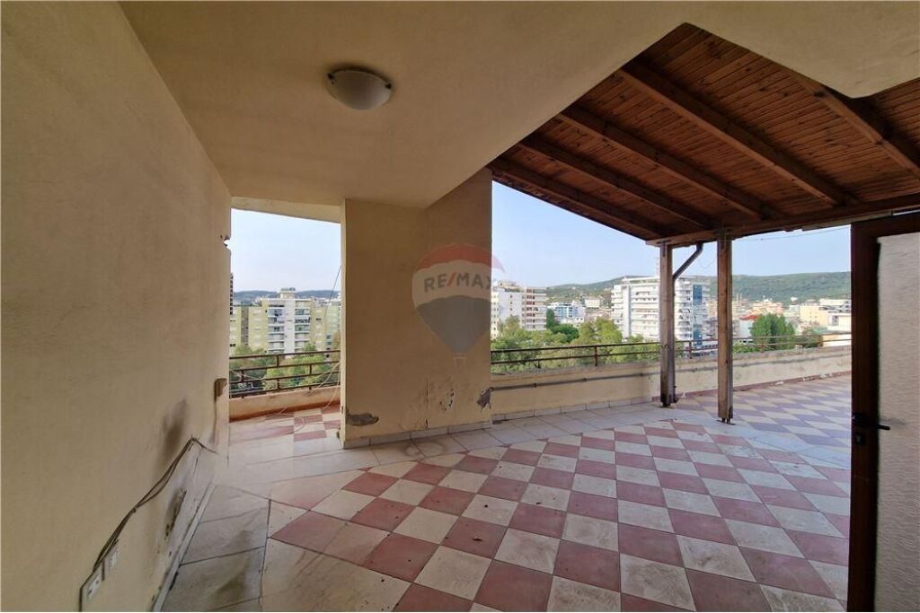 Penthouse për Shitje – Pranë Parkut Aulona, Vlorë