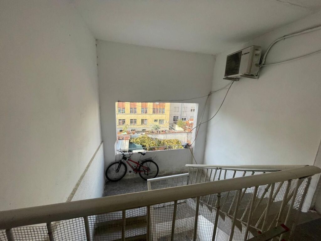 2+1,kat 5 pa ashensore,pediatria Qsut,450 mije leke