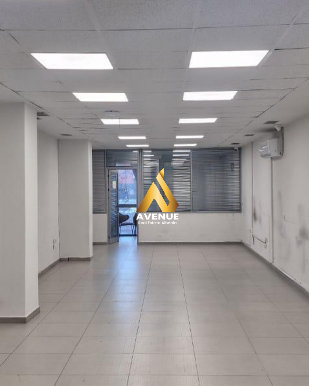 AMBIENT NË SHITJE – Rruga e Kavajës, tek Condor Center, Tirane