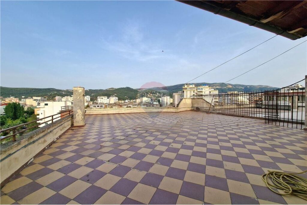 Penthouse për Shitje – Pranë Parkut Aulona, Vlorë
