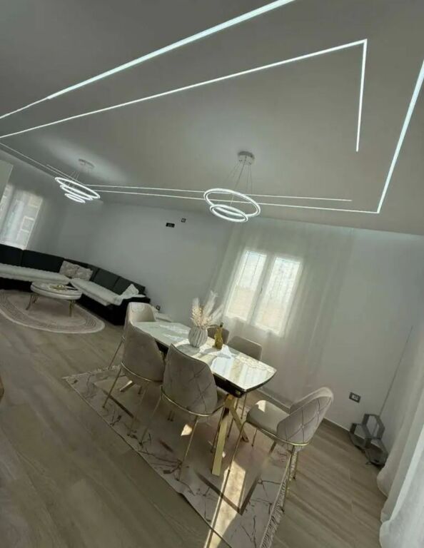 OKAZION! JEPET ME QERA VILË 2 KATËSHE - TIRANE