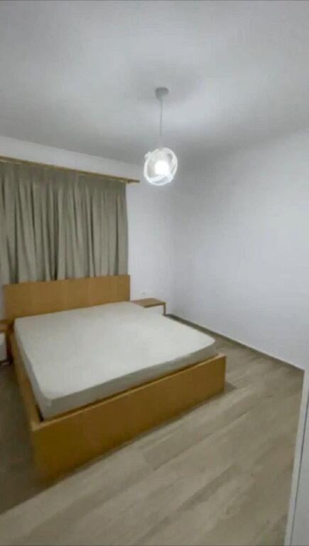 Jepet me qira apartament 1+1 Rr. Kavajes