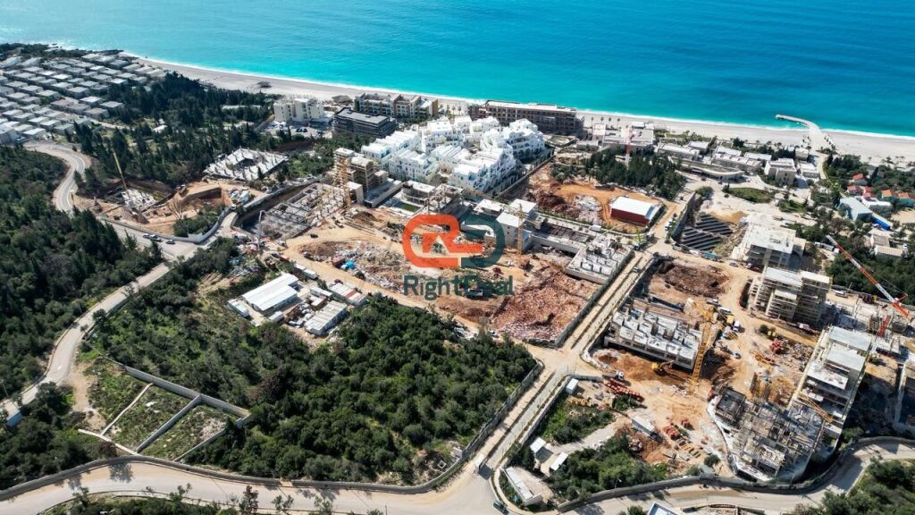 Tek Kompleksi Square Village, Ne Dhermi, Shitet Apartament 1+1, Me Planimetri Te Rregullt!!!