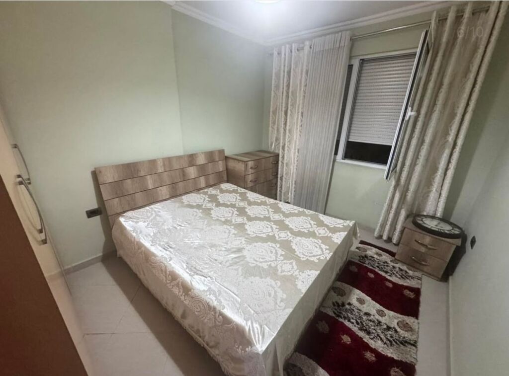 2+1, 4th floor without elevator, in Someg Myslym Shyri, 600 thousand lek