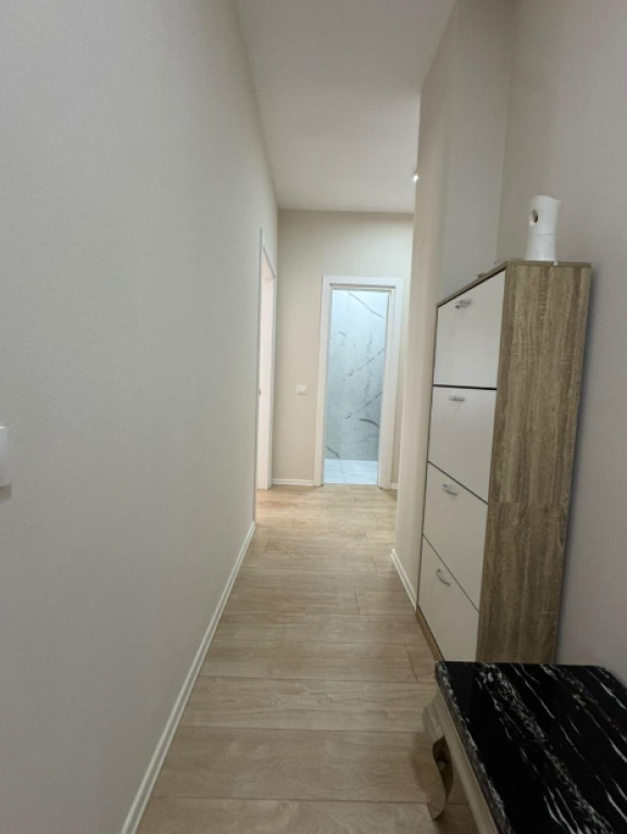 🏡 APARTAMENT 2+1+2 ME QIRA – RRUGA E KOSOVARËVE