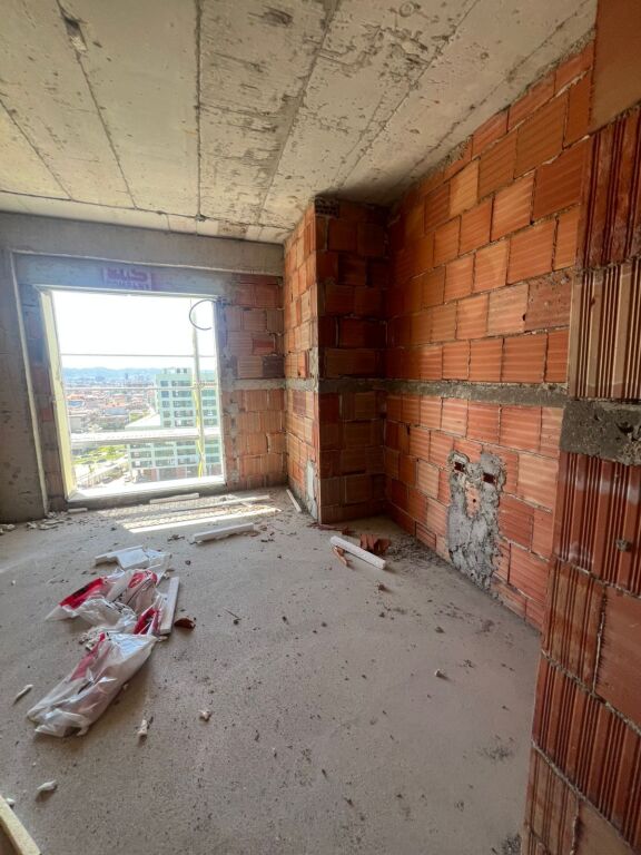 🏡 Shitet apartament 1+1