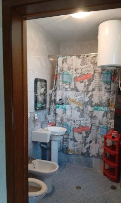 ZYRE ME QERA 120M2 QENDER 120.000 LEKE FH-71006