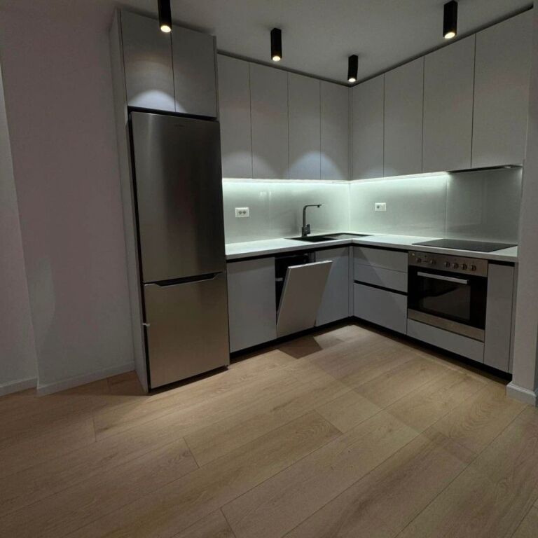 🏡✨ Shitet Apartament 1+1 – Pranë Maternitetit “Koço Gliozheni” ✨🏡