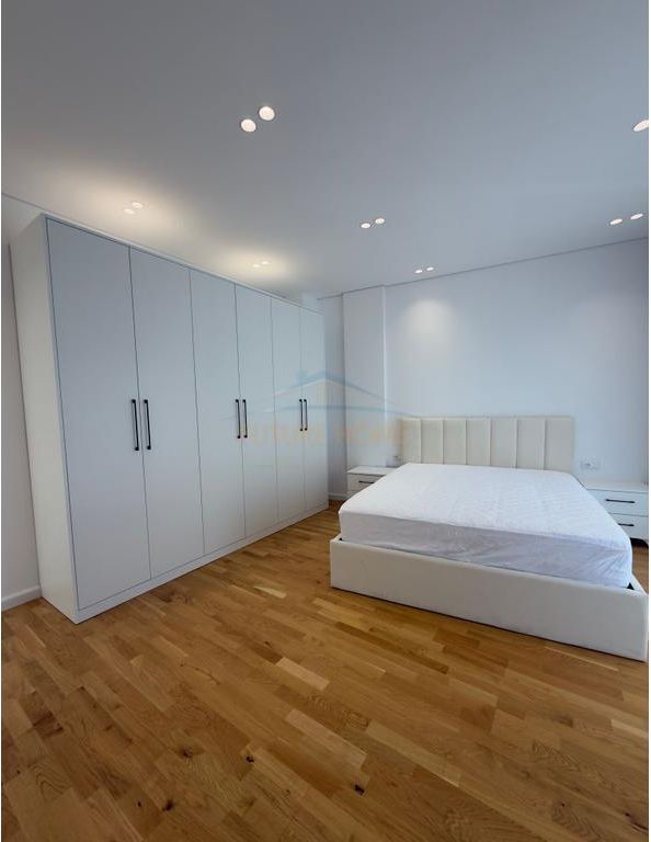 Qera, Vilë 3-kateshe, TEG