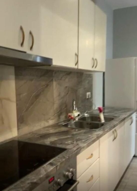 🏡 Garsoniere me qira  📍 Zona: Yzberisht💰 Çmimi: 35,000 lekë / muaj