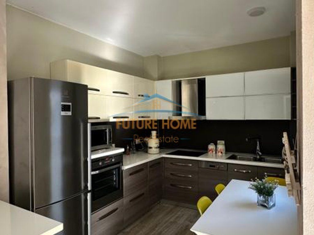 Shitet,Apartament 2+1, Selitë, Tiranë