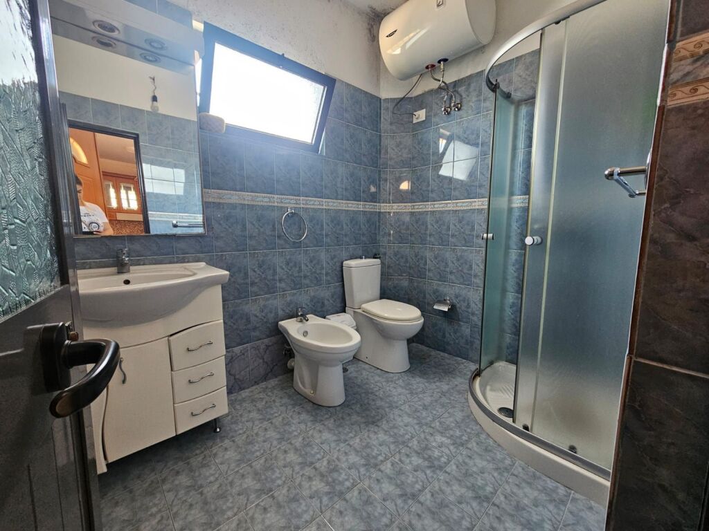 SHTEPI ME QERA TE CEZMA E FERRES