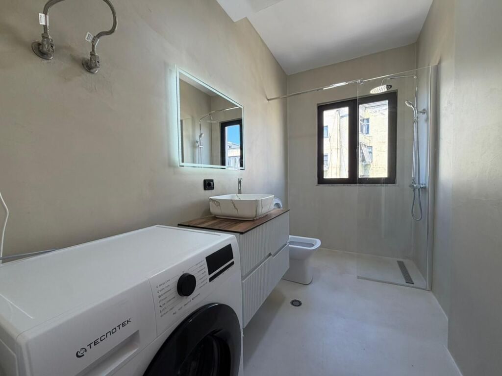 Apartament 2+1 per shitje perball Delijorgjit.