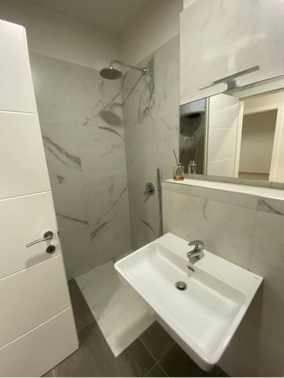 Ambjent zyre 2+1,rruge e kosovareve,1 miljon leke