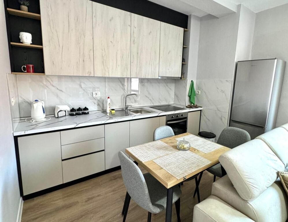 Jepet me Qera: 2+1📍Don Bosko (Prane Shkolles Vace Zela) - Kt.2 - 60.000 Lek - Pllt.2010 - Sp.90m² || 100% e Re dhe sapo Investuar✨