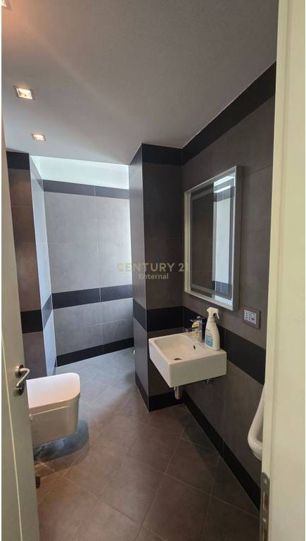 JEPET ME QIRA ZYRE NE BLLOK